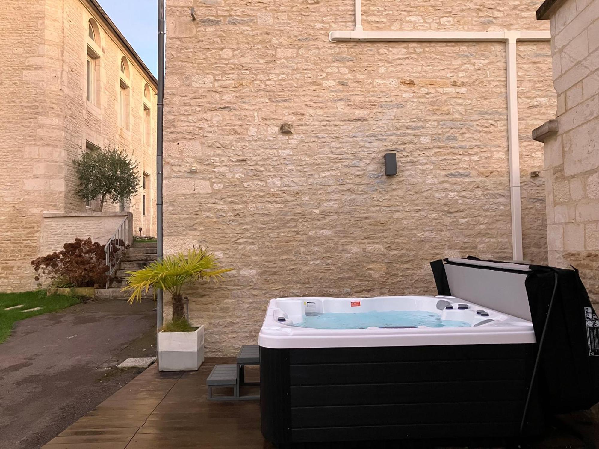 La Villa Lombardi En Champagne, Avec Piscine Privee Et Jacuzzi Les Riceys Dış mekan fotoğraf